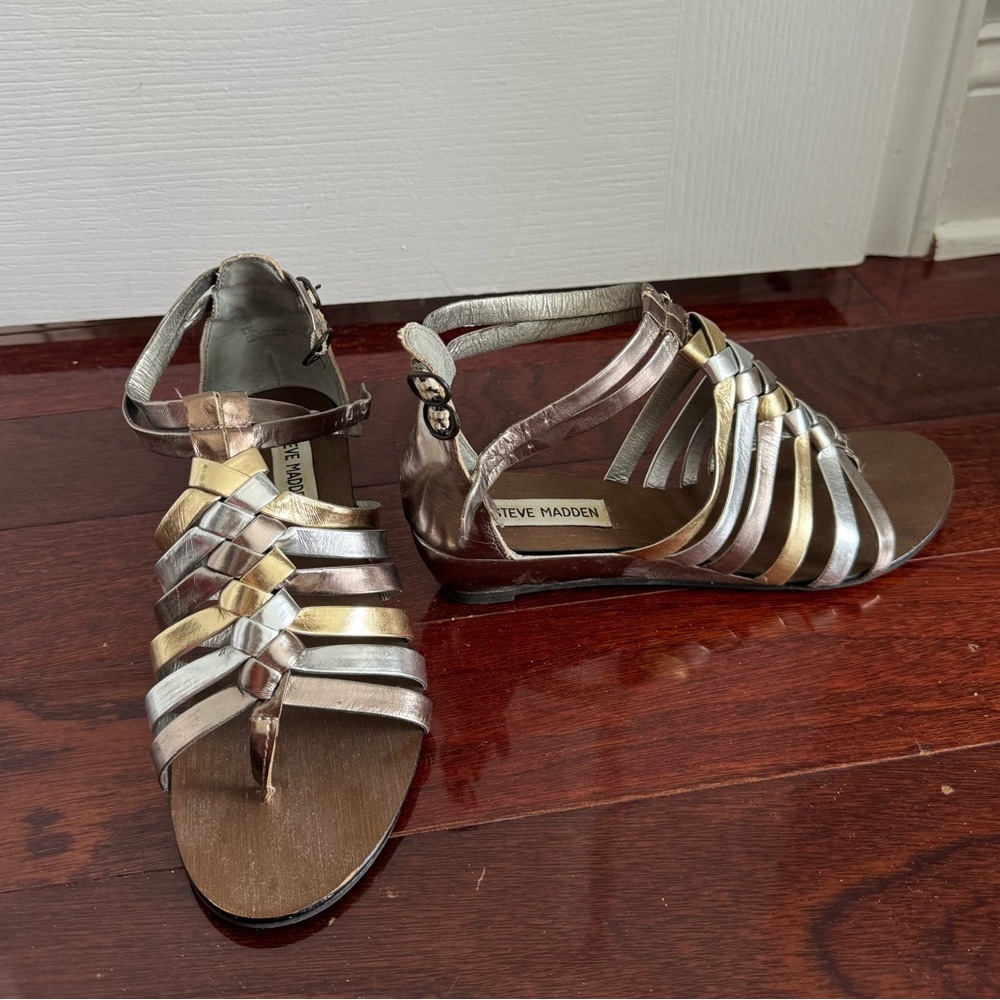 Steve Madden multicolored strapped sandal wedges